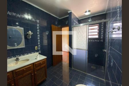 Casa à venda com 350m², 3 quartos e 6 vagas Casa à venda com 350m², 3 quartos e 6 vagasBanheiro da Suíte