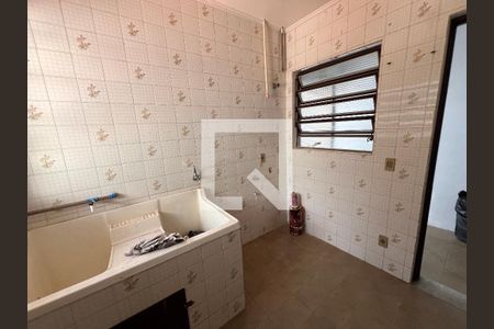 Casa à venda com 350m², 3 quartos e 6 vagas Casa à venda com 350m², 3 quartos e 6 vagasÁrea de Serviço
