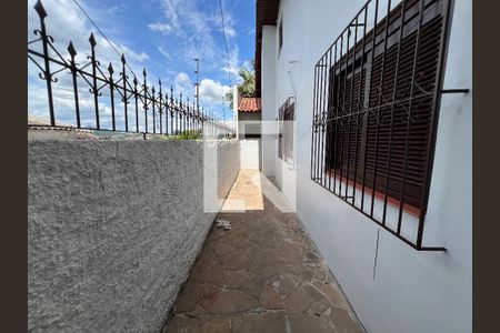 Casa à venda com 350m², 3 quartos e 6 vagas Casa à venda com 350m², 3 quartos e 6 vagasÁrea comum