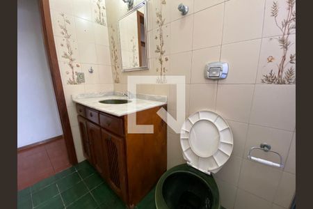 Casa à venda com 350m², 3 quartos e 6 vagas Casa à venda com 350m², 3 quartos e 6 vagasBanheiro 2