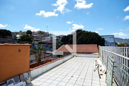 Casa à venda com 300m², 1 quarto e 4 vagasTerraço