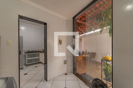 Casa à venda com 280m², 4 quartos e 3 vagasÁrea de Serviço