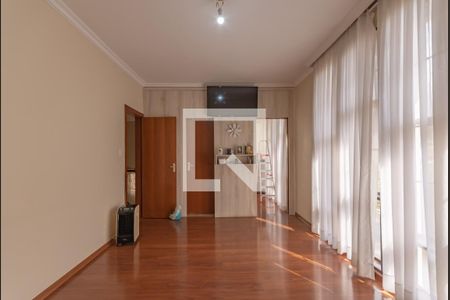 Casa à venda com 280m², 4 quartos e 3 vagasSuíte