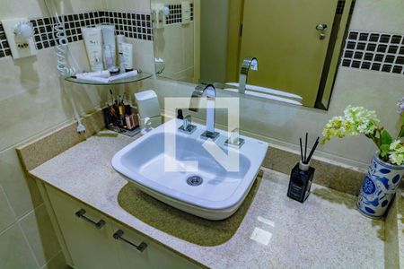 Casa à venda com 248m², 4 quartos e 2 vagas Casa à venda com 248m², 4 quartos e 2 vagasBanheiro Quarto 2