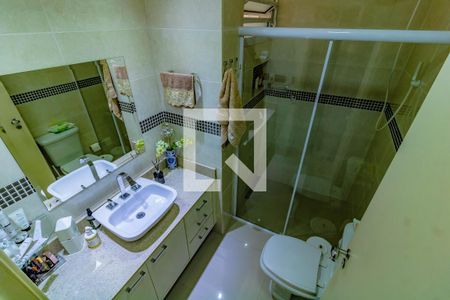 Casa à venda com 248m², 4 quartos e 2 vagas Casa à venda com 248m², 4 quartos e 2 vagasBanheiro Quarto 2