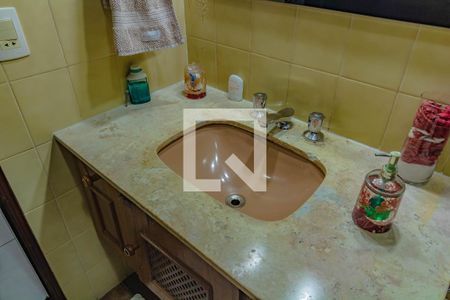 Casa à venda com 248m², 4 quartos e 2 vagas Casa à venda com 248m², 4 quartos e 2 vagasBanheiro casa 2