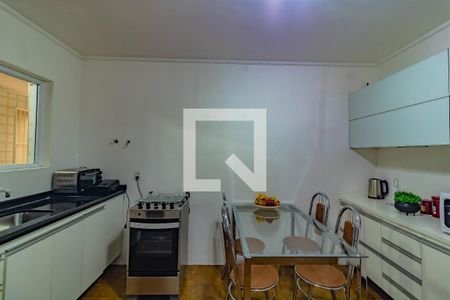 Casa à venda com 248m², 4 quartos e 2 vagas Casa à venda com 248m², 4 quartos e 2 vagasCozinha