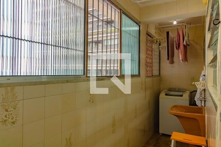 Casa à venda com 248m², 4 quartos e 2 vagas Casa à venda com 248m², 4 quartos e 2 vagasÁrea de Serviço casa 2