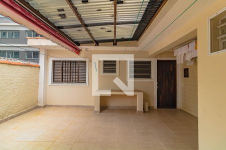 Casa à venda com 248m², 4 quartos e 2 vagas Casa à venda com 248m², 4 quartos e 2 vagasÁrea Externa casa 2