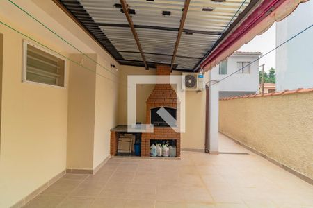 Casa à venda com 248m², 4 quartos e 2 vagas Casa à venda com 248m², 4 quartos e 2 vagasÁrea Externa casa 2