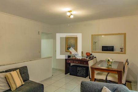 Casa à venda com 248m², 4 quartos e 2 vagas Casa à venda com 248m², 4 quartos e 2 vagasSala casa 2