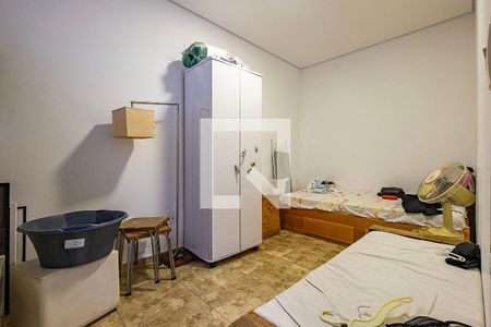 Casa à venda com 300m², 3 quartos e 4 vagasQuintal - Quarto de Serviço
