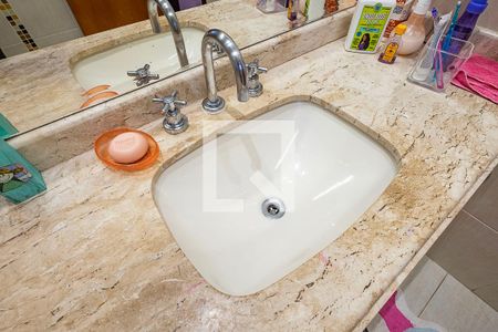 Casa à venda com 300m², 3 quartos e 4 vagasSuíte 2