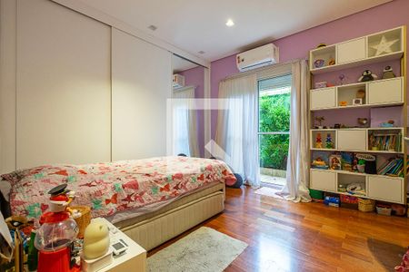 Casa à venda com 300m², 3 quartos e 4 vagasSuíte 2