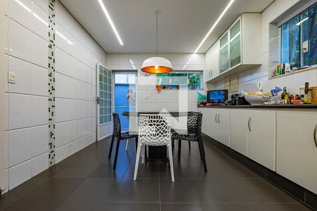 Casa à venda com 300m², 3 quartos e 4 vagasCozinha
