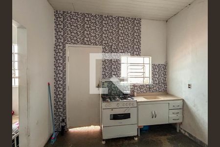 Casa à venda com 180m², 4 quartos e 2 vagasCasa 2- Cozinha