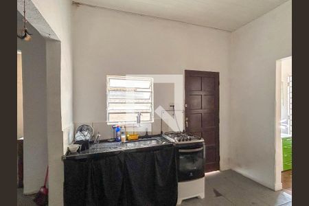 Casa à venda com 180m², 4 quartos e 2 vagasCasa 1- Cozinha