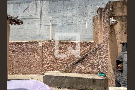 Casa à venda com 180m², 4 quartos e 2 vagasCasa 3- Quintal