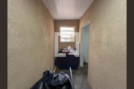 Casa à venda com 180m², 4 quartos e 2 vagasCasa 1- Área de serviço