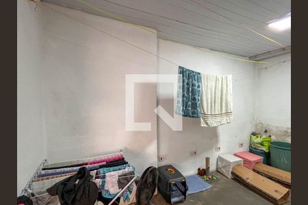 Casa à venda com 180m², 4 quartos e 2 vagasCasa 1- Banheiro