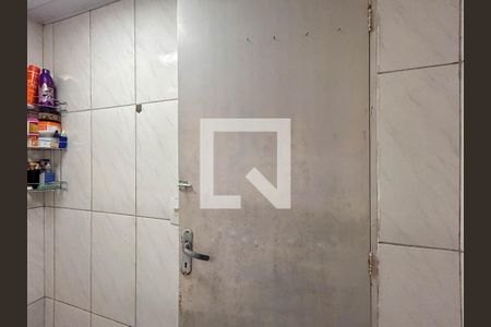 Casa à venda com 180m², 4 quartos e 2 vagasCasa 1- Banheiro