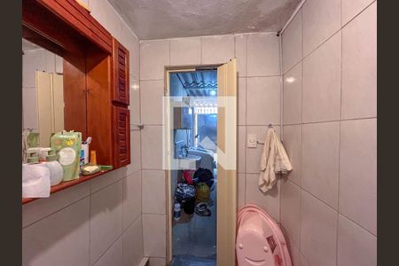 Casa à venda com 180m², 4 quartos e 2 vagasCasa 3- Banheiro