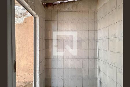 Casa à venda com 180m², 4 quartos e 2 vagasCasa 2- Quarto de serviço