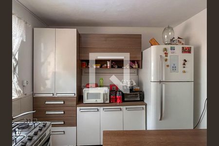Casa à venda com 180m², 4 quartos e 2 vagasCasa 3- Cozinha