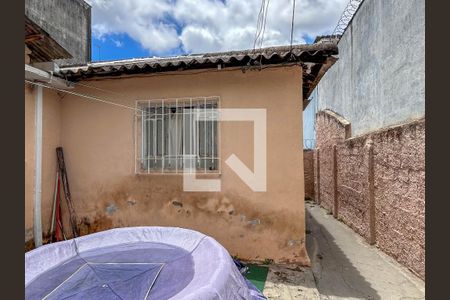 Casa à venda com 180m², 4 quartos e 2 vagasCasa 3- Quintal