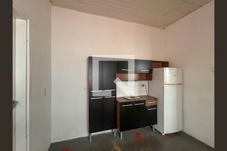 Casa à venda com 180m², 4 quartos e 2 vagasCasa 2- Cozinha