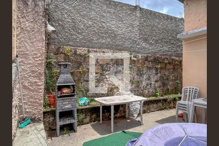 Casa à venda com 180m², 4 quartos e 2 vagasCasa 3- Quintal