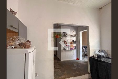 Casa à venda com 180m², 4 quartos e 2 vagasCasa 1- Cozinha