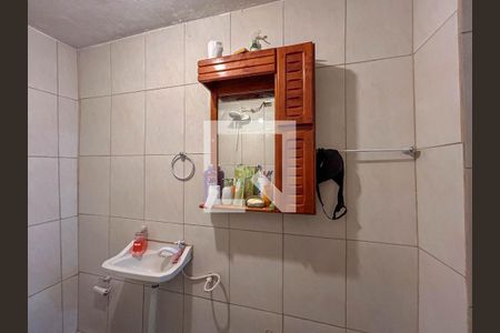 Casa à venda com 180m², 4 quartos e 2 vagasCasa 3- Banheiro