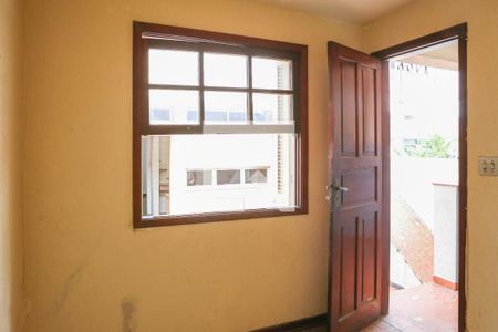 Casa à venda com 260m², 3 quartos e 2 vagas Casa à venda com 260m², 3 quartos e 2 vagasQuarto de Serviço