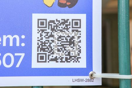 Casa à venda com 260m², 3 quartos e 2 vagas Casa à venda com 260m², 3 quartos e 2 vagasFachada