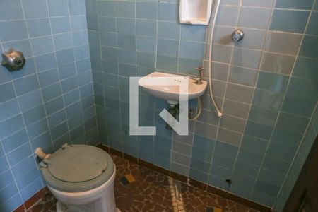 Casa à venda com 260m², 3 quartos e 2 vagas Casa à venda com 260m², 3 quartos e 2 vagasBanheiro de serviço