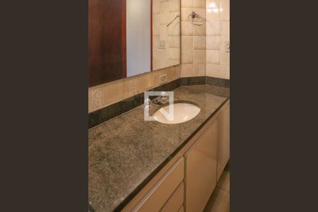 Casa à venda com 260m², 3 quartos e 2 vagas Casa à venda com 260m², 3 quartos e 2 vagasBanheiro Social