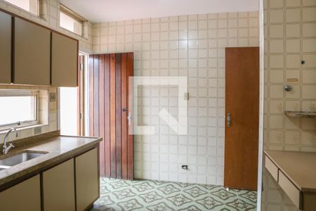 Casa à venda com 260m², 3 quartos e 2 vagas Casa à venda com 260m², 3 quartos e 2 vagasCozinha