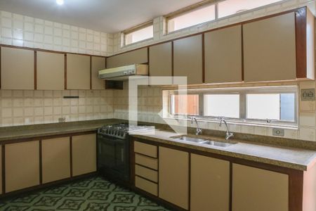 Casa à venda com 260m², 3 quartos e 2 vagas Casa à venda com 260m², 3 quartos e 2 vagasCozinha