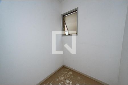 Apartamento à venda com 115m², 3 quartos e 2 vagas Apartamento à venda com 115m², 3 quartos e 2 vagasQuarto serviço