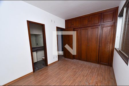 Apartamento à venda com 115m², 3 quartos e 2 vagas Apartamento à venda com 115m², 3 quartos e 2 vagasSuite