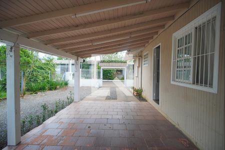 Casa à venda com 90m², 3 quartos e 2 vagas Casa à venda com 90m², 3 quartos e 2 vagasVaranda