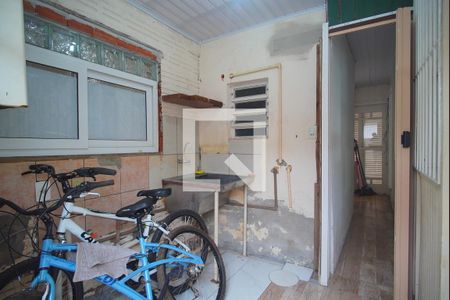 Casa à venda com 90m², 3 quartos e 2 vagas Casa à venda com 90m², 3 quartos e 2 vagasÁrea de Serviço