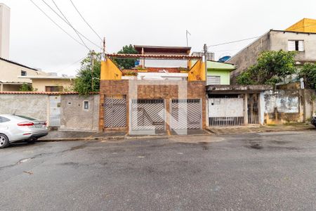 Casa à venda com 280m², 3 quartos e 2 vagas Casa à venda com 280m², 3 quartos e 2 vagasFachada
