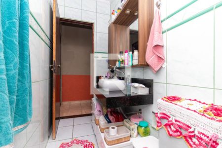 Casa à venda com 280m², 3 quartos e 2 vagas Casa à venda com 280m², 3 quartos e 2 vagasBanheiro Social