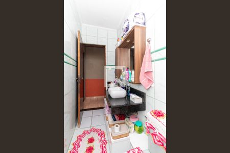 Casa à venda com 280m², 3 quartos e 2 vagas Casa à venda com 280m², 3 quartos e 2 vagasBanheiro Social