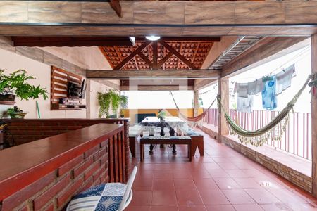 Casa à venda com 280m², 3 quartos e 2 vagas Casa à venda com 280m², 3 quartos e 2 vagasEspaço Gourmet