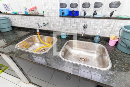 Casa à venda com 280m², 3 quartos e 2 vagas Casa à venda com 280m², 3 quartos e 2 vagasÁrea de Serviço