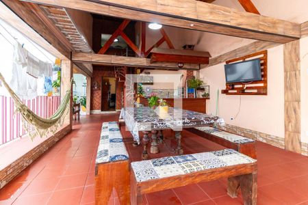 Casa à venda com 280m², 3 quartos e 2 vagas Casa à venda com 280m², 3 quartos e 2 vagasEspaço Gourmet