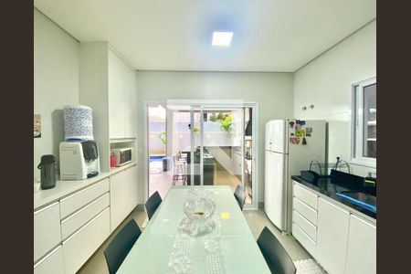 Foto 17 de casa de condomínio à venda com 3 quartos, 237m² em Swiss Park, Campinas